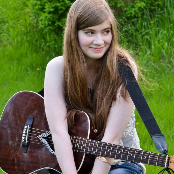 Meet your Posher, Sara - Picture 2 of 3